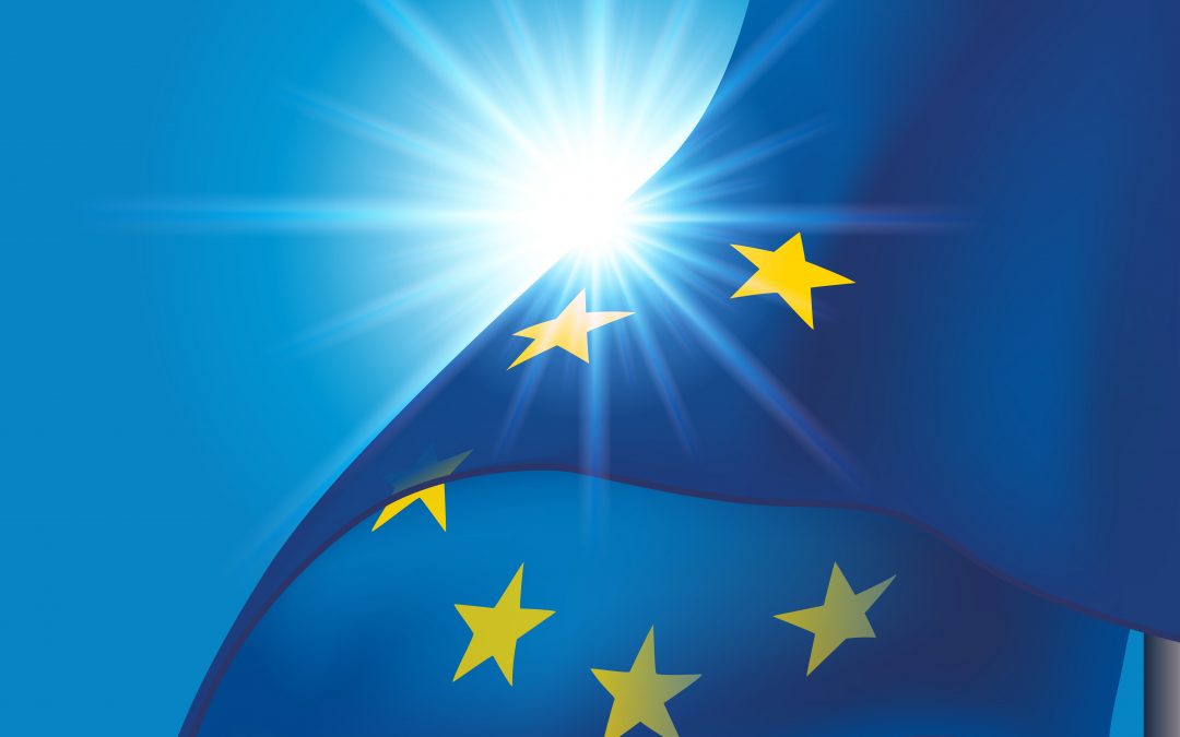 image d'un drapeau de l'Europe volant au vent