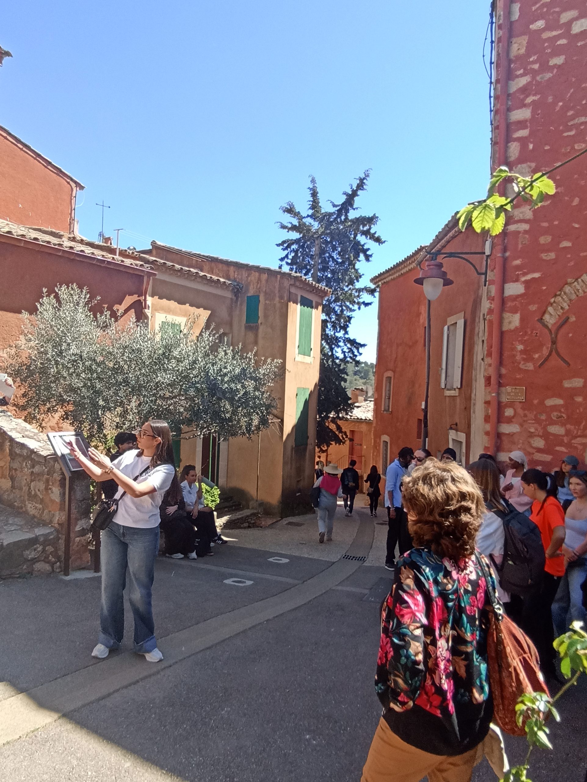 Une étudiante en plein guidage